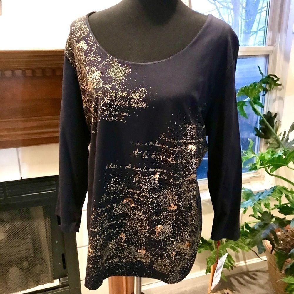 🌈NWT Ruby Red Navy Blue and Gold Top
